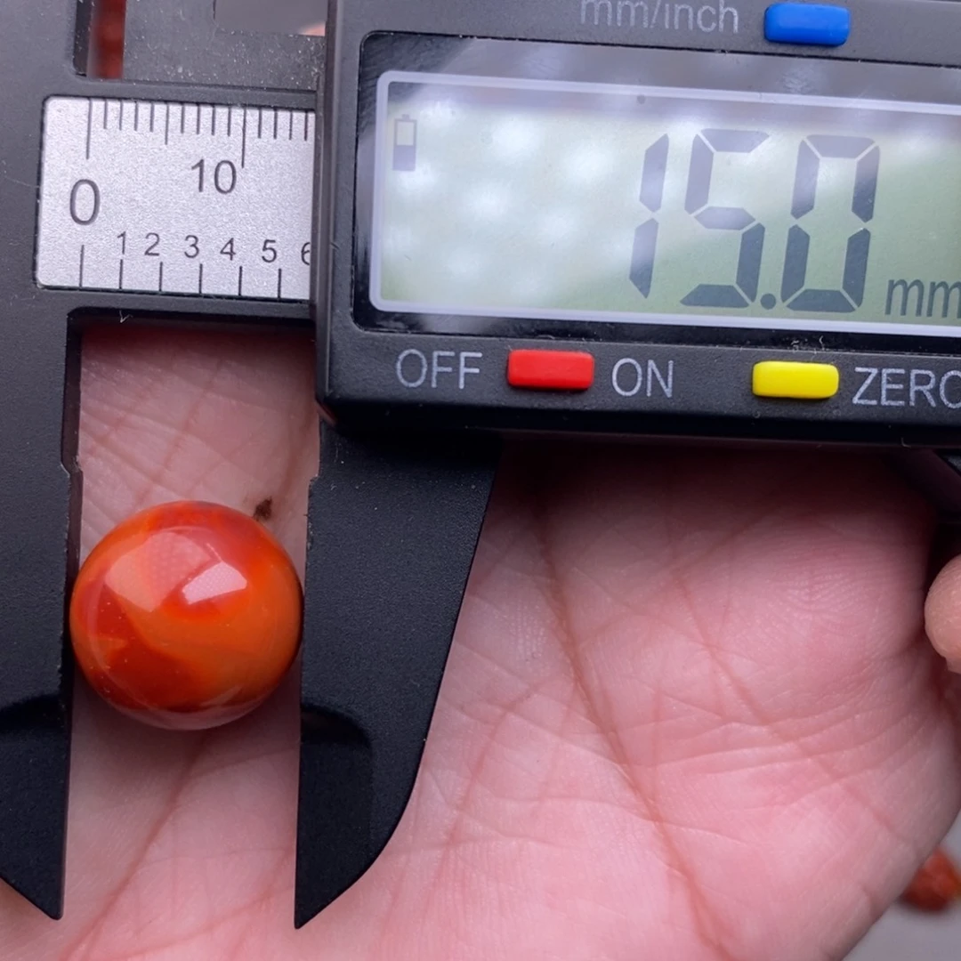 南红玛瑙配饰未镶嵌有瑕疵