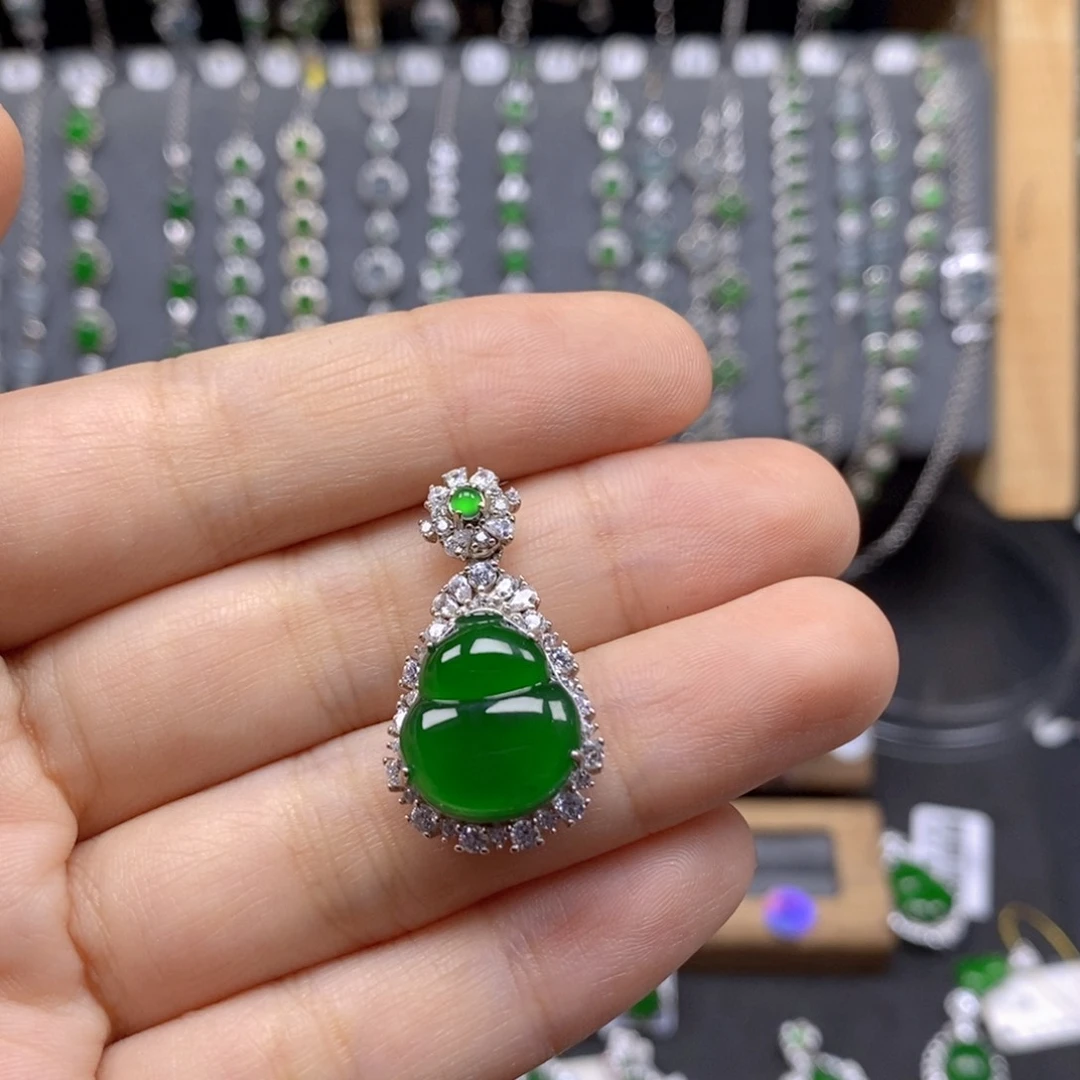 翡翠银S925镶嵌颈饰卡**拉高品质