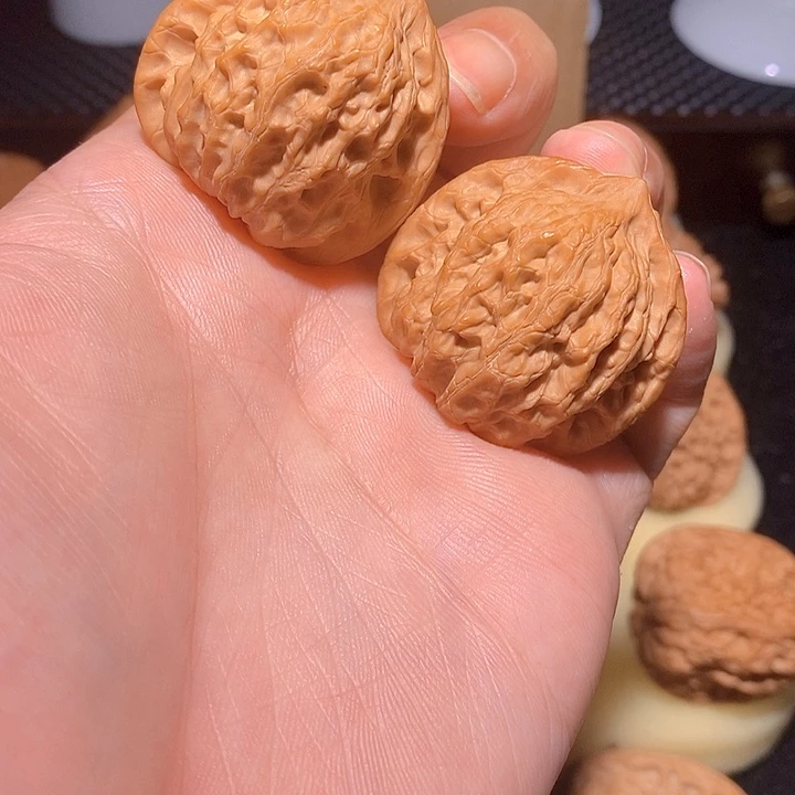 文玩核桃手把件崔凯