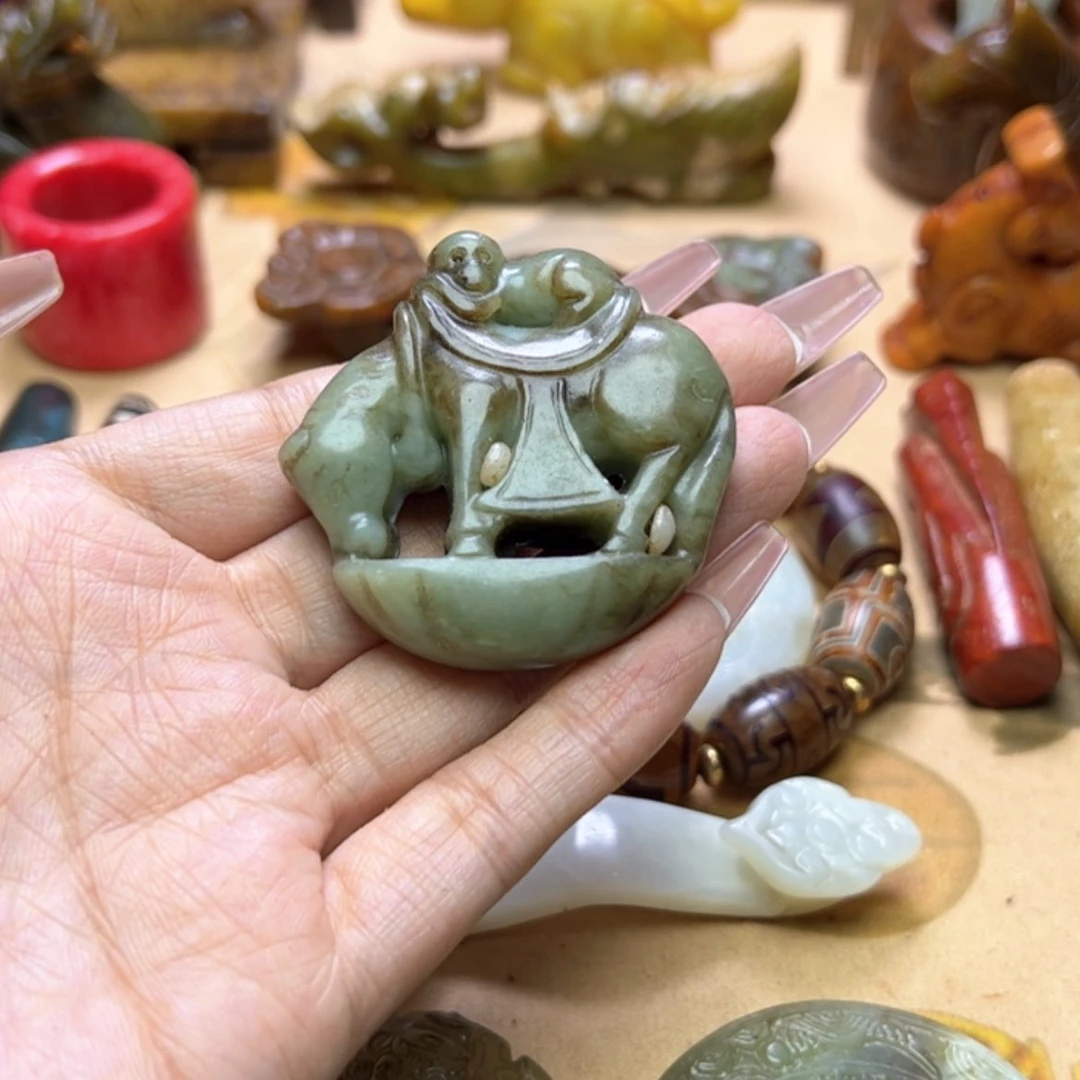 【闪购商品】蛇纹石玉颈饰未镶嵌