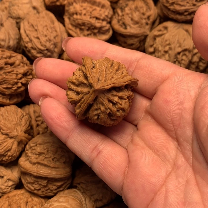 红***牛文玩核桃吊坠元宝……