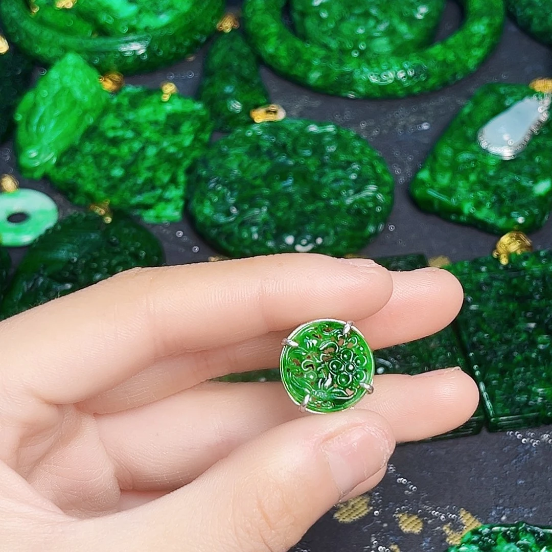 颈饰银S925镶嵌翡翠多样性