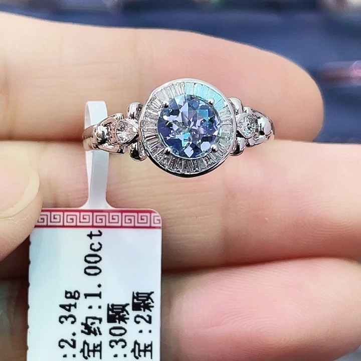 戒圈18K金镶嵌海蓝宝石1克拉