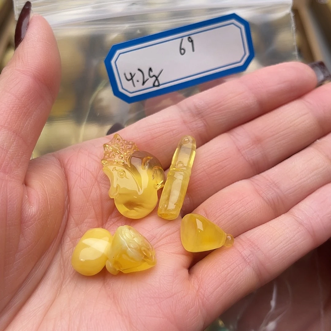 琥珀未镶嵌裸石蜜蜡雕刻件鸽