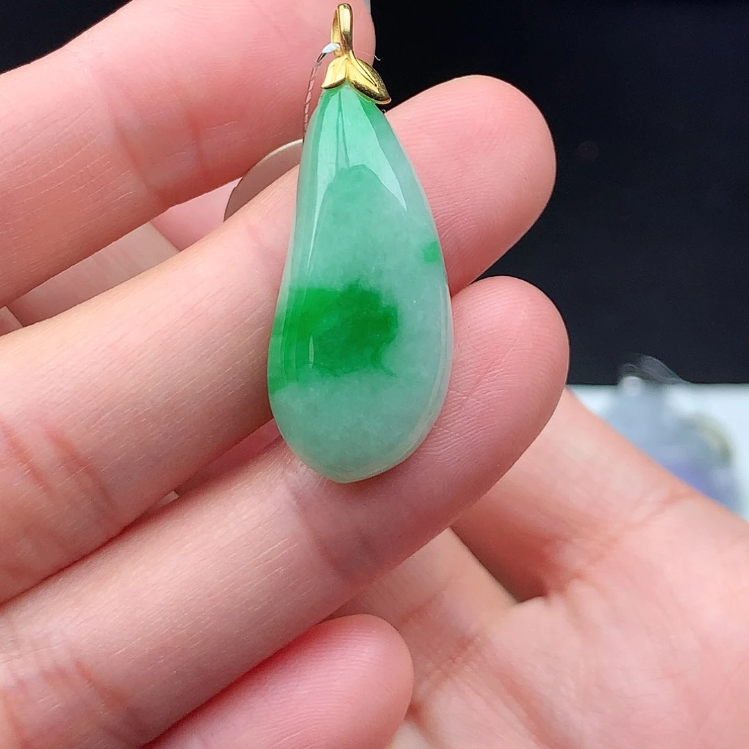 Y****翡翠18K金镶嵌颈饰