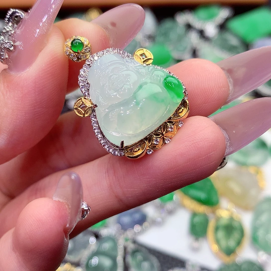 翡翠吊坠(不含链)18K金镶嵌W*。