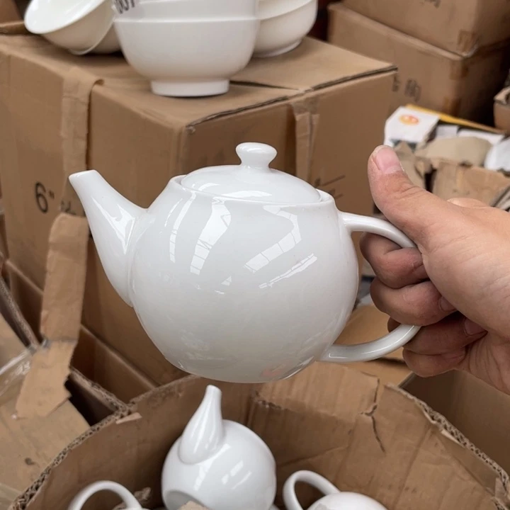 陶瓷盘子碗砂锅都有