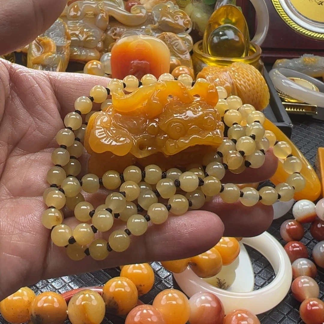 石英质玉未镶嵌颈饰