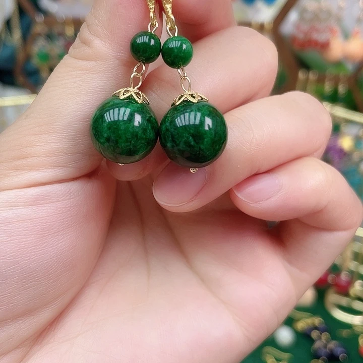 石英质玉合金耳饰