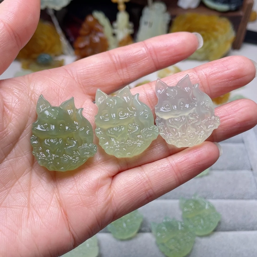 蛇纹石玉颈饰未镶嵌余**以