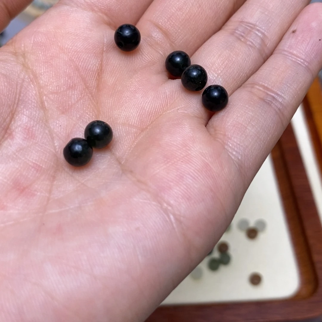 蛇纹石玉合金配饰刘*团