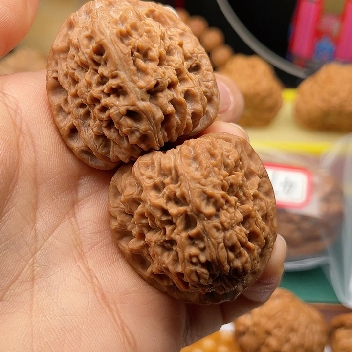 桃核把件灰*色40高炮南疆石