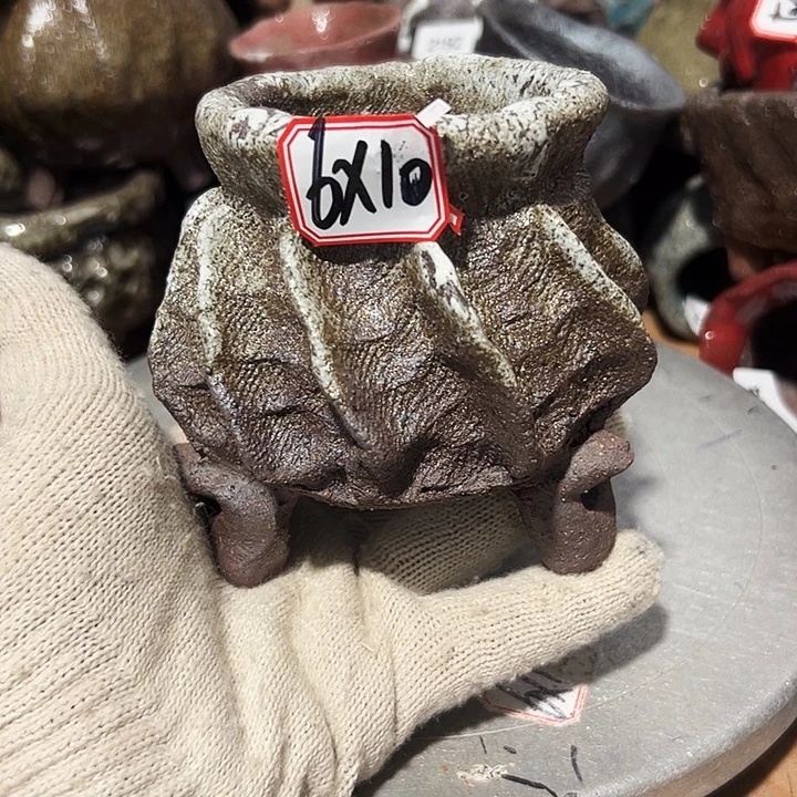 粗陶花盆，现在都不一样