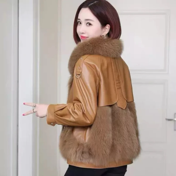 拉拉 2024年爆款高级感时尚大毛领女短款外套