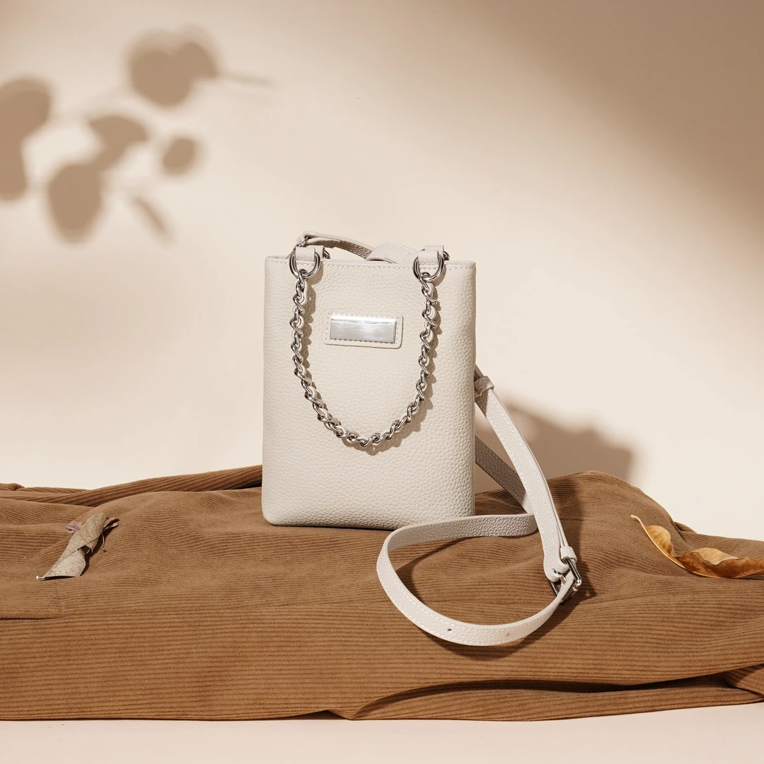 岩牛20251新款迷你小众链条设计百搭斜跨手拎包女YN3586