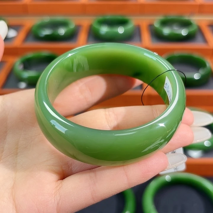 和田玉（碧玉）未镶嵌手镯冰底果绿