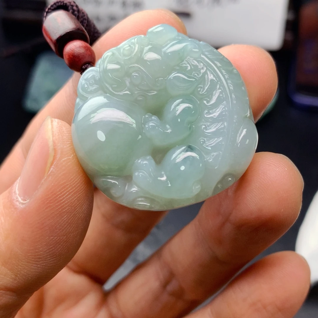 翡翠未镶嵌颈饰翡翠首饰和翡翠珠宝