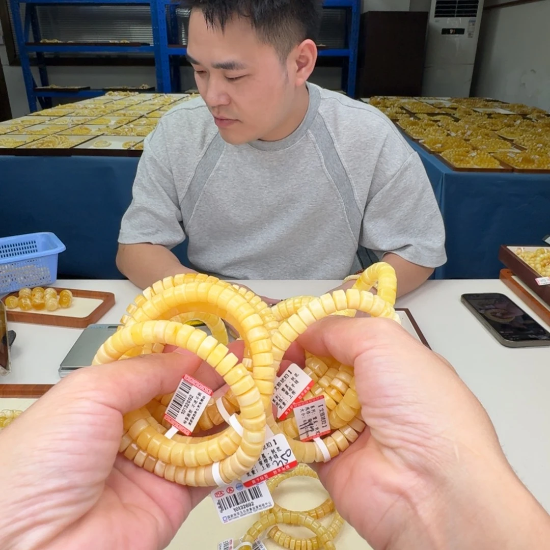 琥珀未镶嵌手链多样性发其一