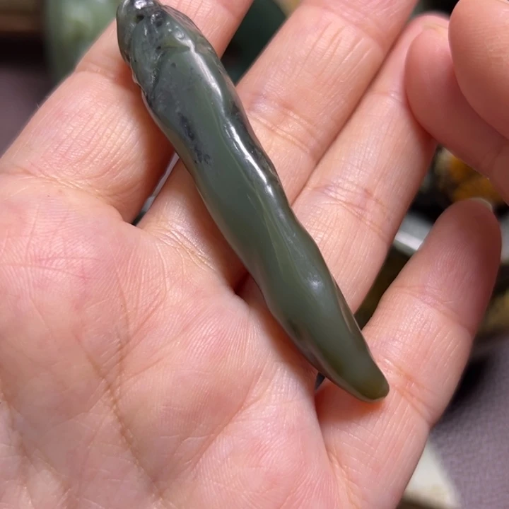 颈饰未镶嵌岫岩河磨玉（透闪石质玉）