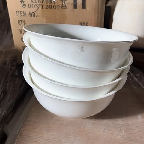 微瑕，7英寸骨瓷4个