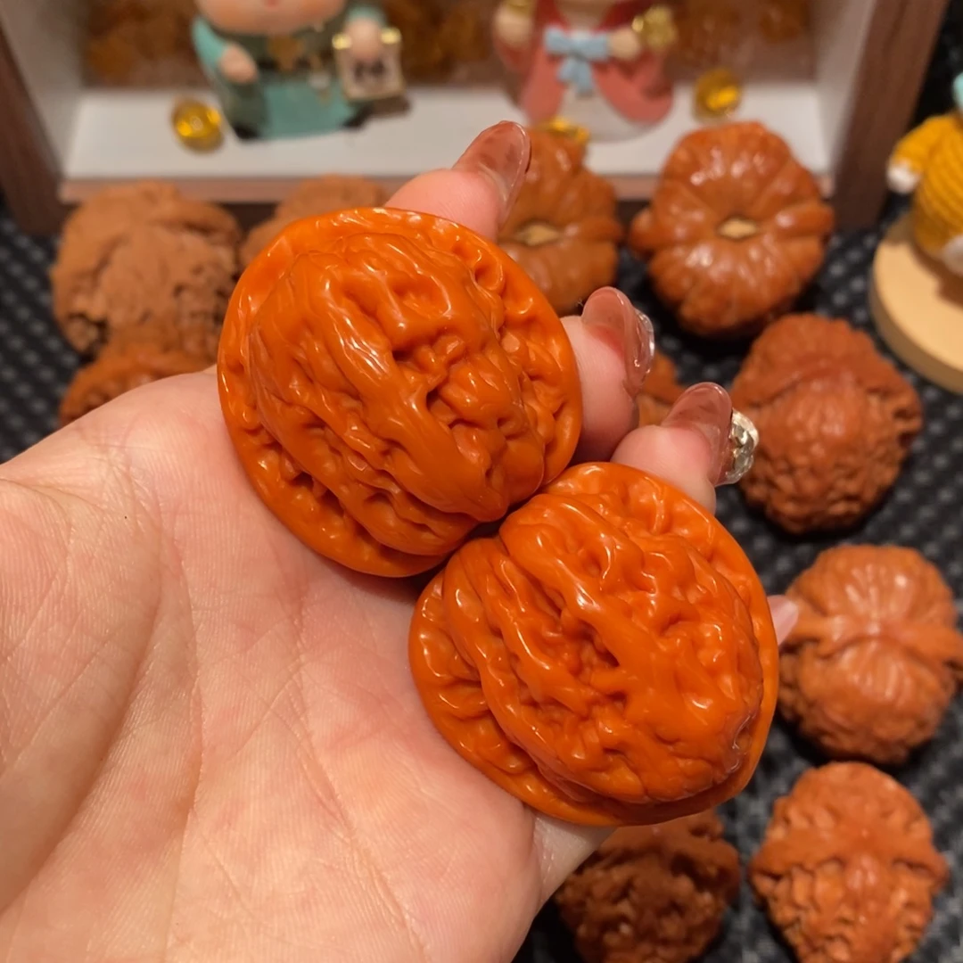 吊坠桃核37.4北京双塔，0911