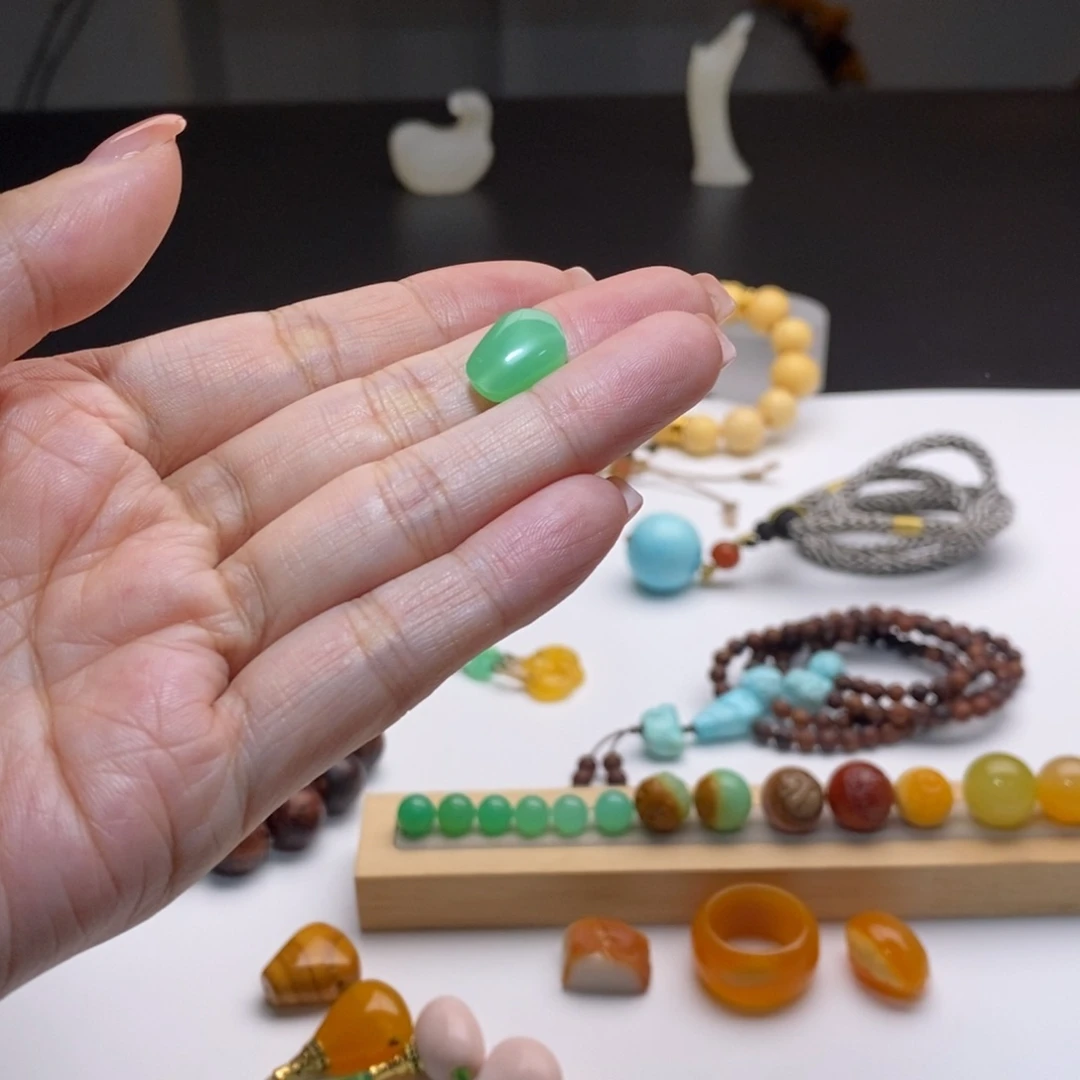 石英质玉（缅黄）未镶嵌颈饰