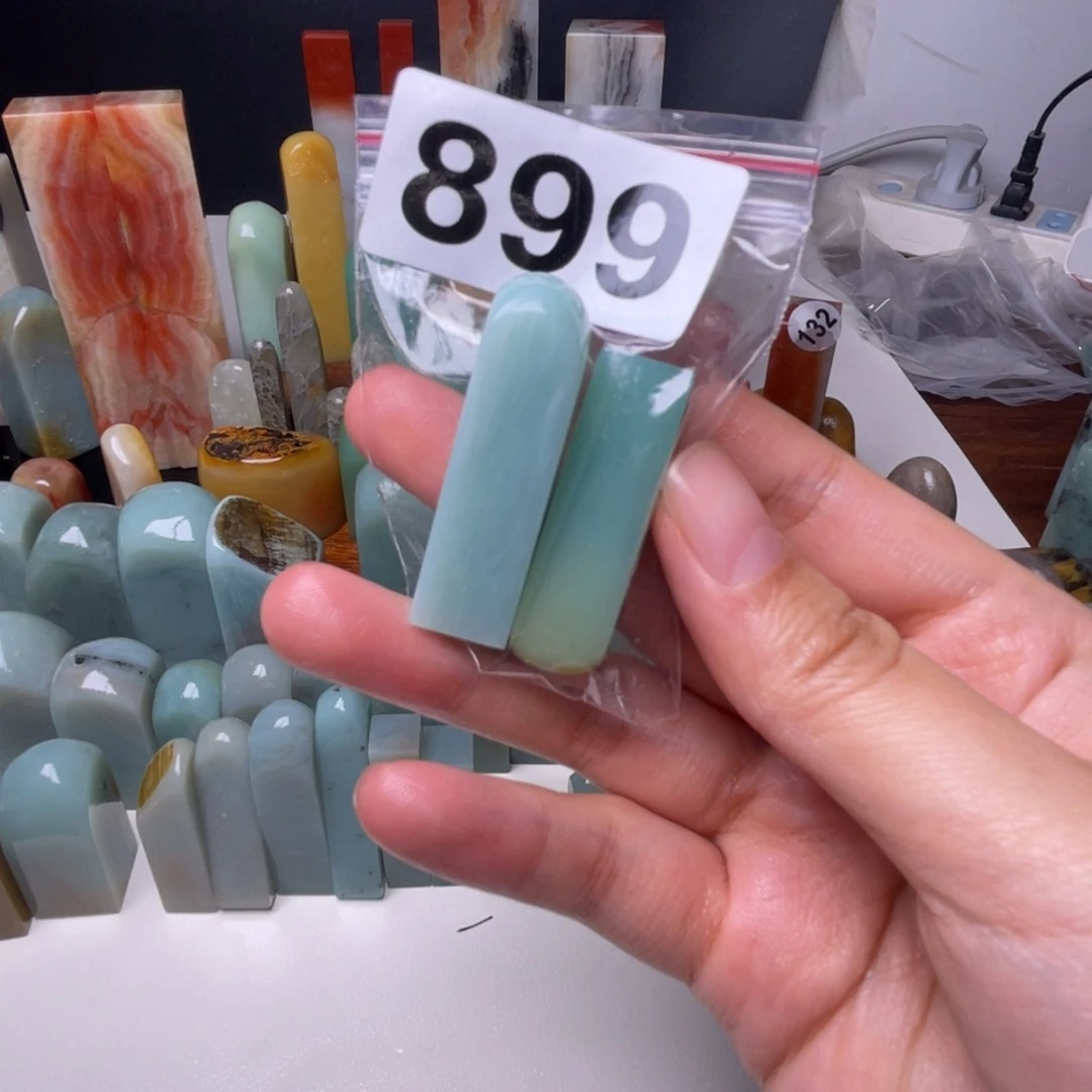 夏***）老挝石梅子青天青石