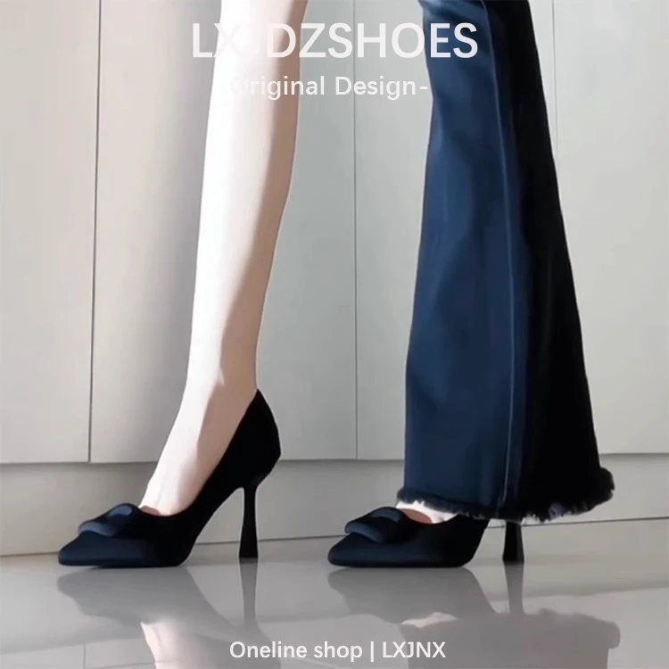 黑色法式尖头细跟高跟鞋女新款高级感方扣绒面气质浅口通勤工作鞋