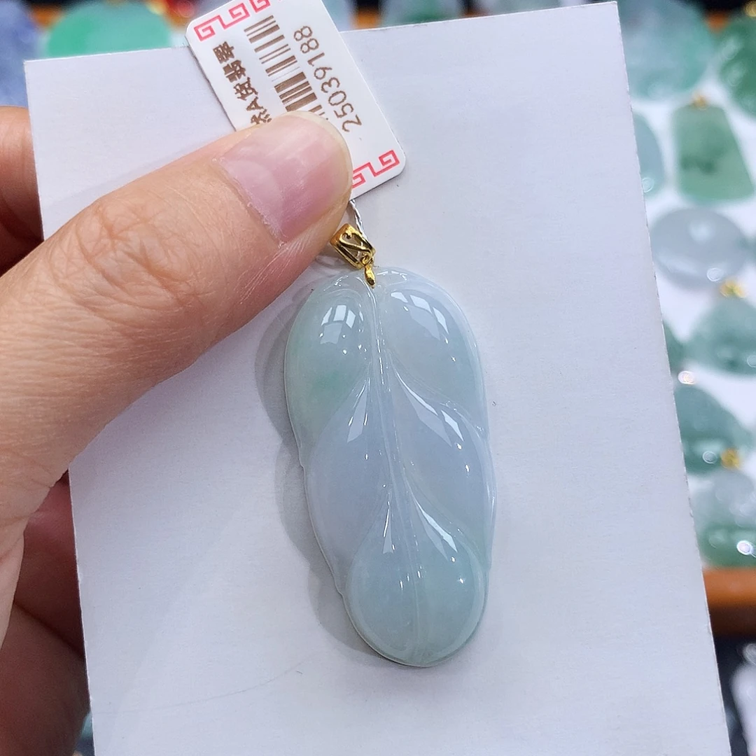 翡翠未镶嵌颈饰翡翠吊坠