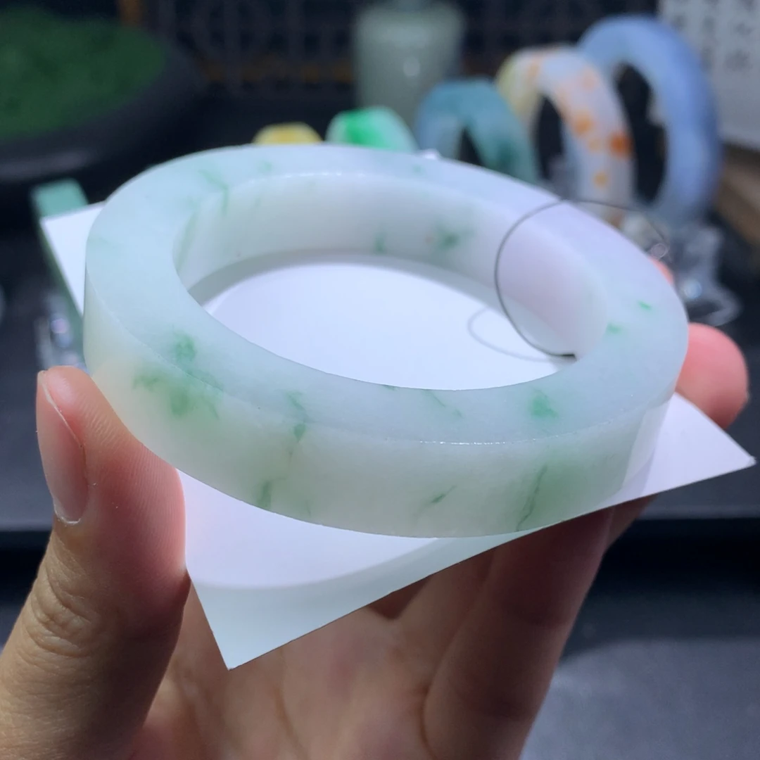 未镶嵌翡翠手镯定制翡翠