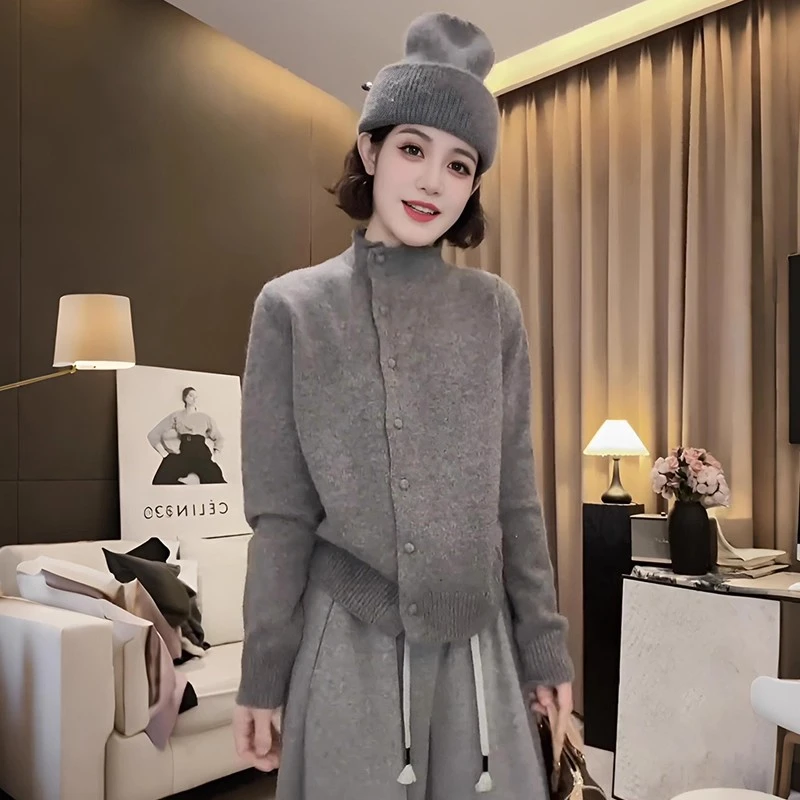 半高领单排扣毛衣开衫女款2025新款秋季外穿时尚内搭洋气针织上衣