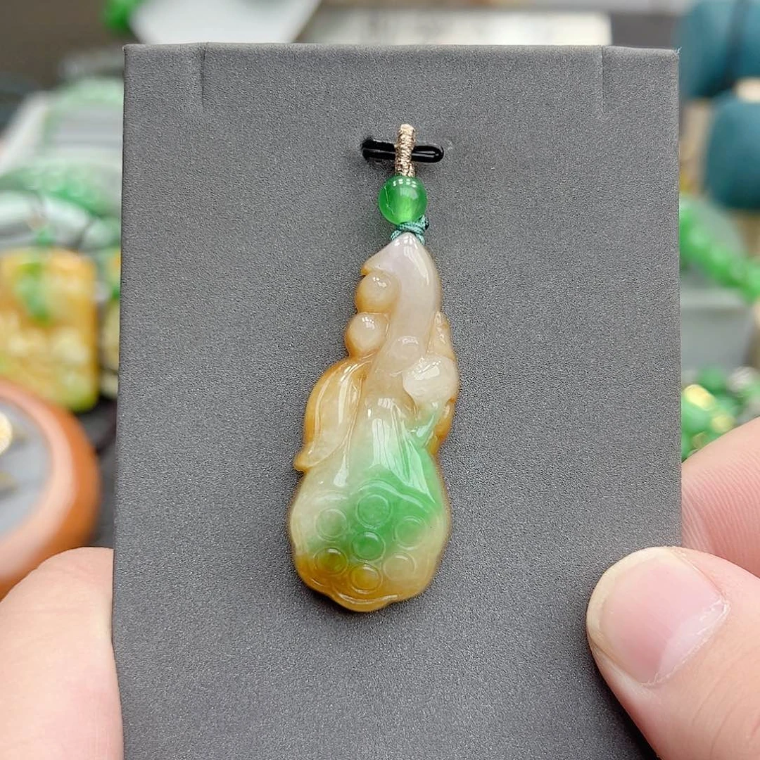 翡翠银S925镶嵌吊坠(赠链)