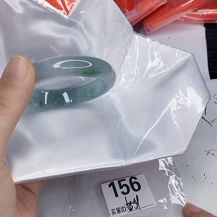 翡翠未镶嵌手镯一图一物实物为准（微瑕处理）