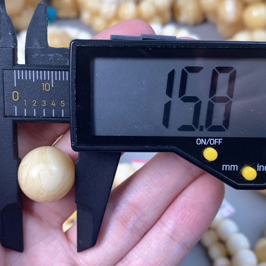 蜜蜡未镶嵌珠宝奇石2.3g