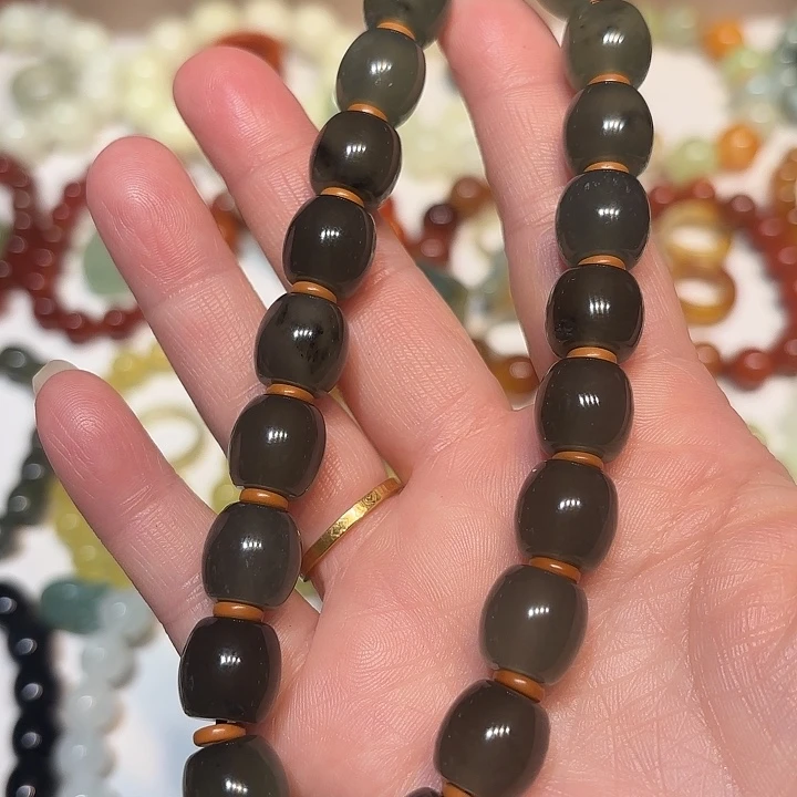 蛇纹石玉未镶嵌手持