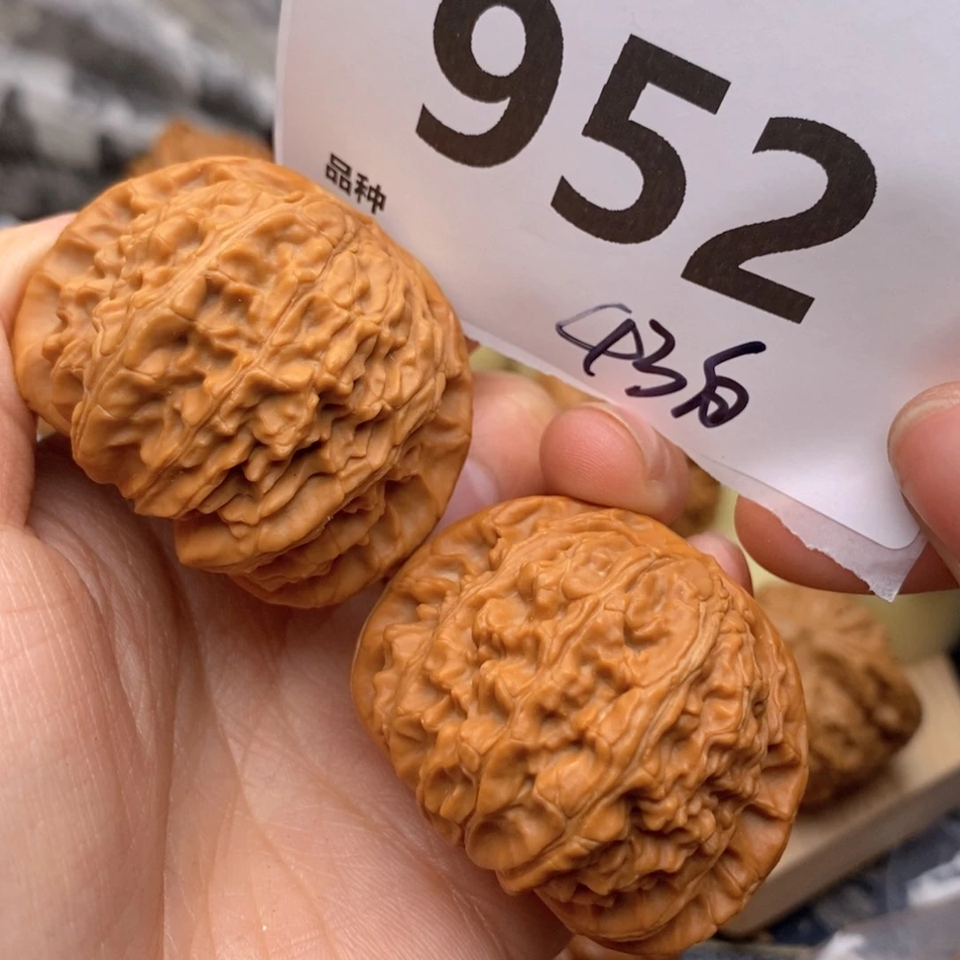 文玩核桃吊坠952高43bai