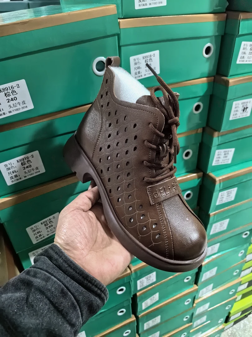 8916头层牛皮复古手工洞洞靴