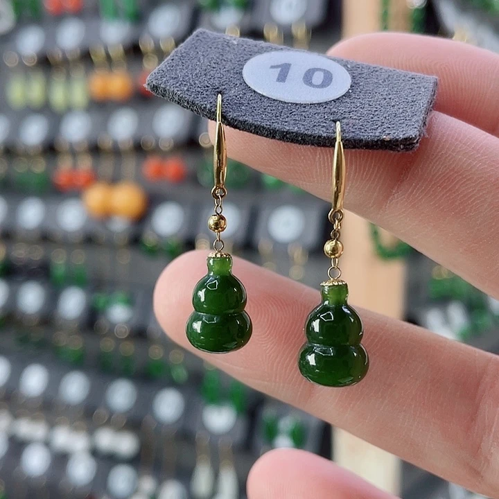 18K金镶嵌和田玉耳饰