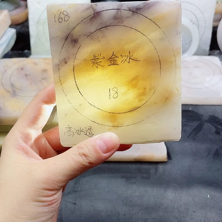 未镶嵌手镯石英质玉定制