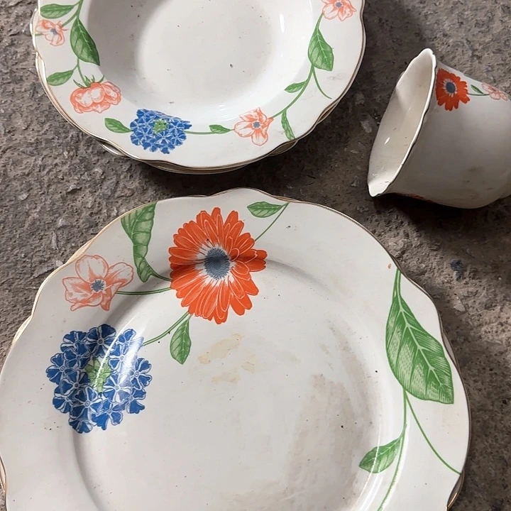 搪瓷微瑕疵两个草帽两个大盘送个杯子