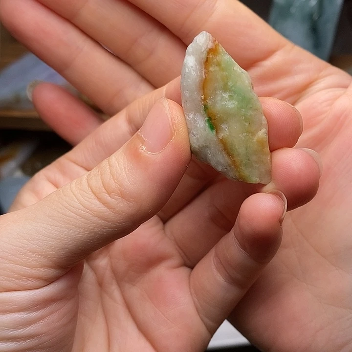 龙***天颈饰未镶嵌翡翠天然
