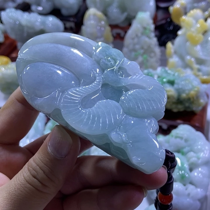 翡翠未镶嵌把件扭转乾坤