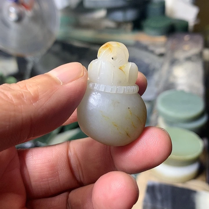 颈饰未镶嵌和田玉(糖玉)