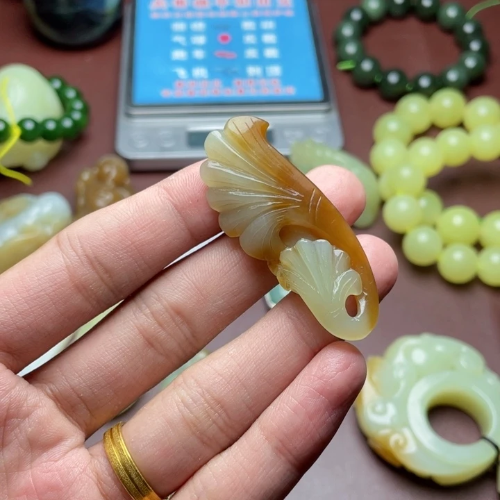 可****颈饰未镶嵌和田玉