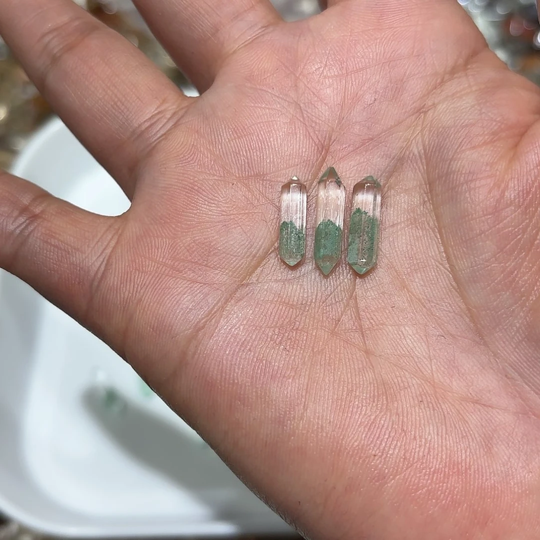 未镶嵌颈饰水晶?**3123AAA