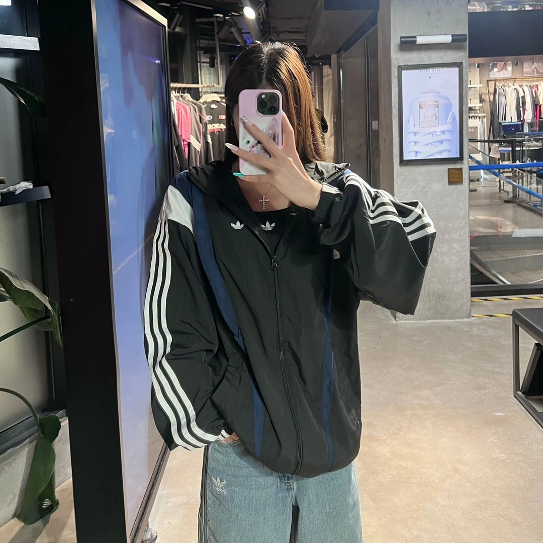 adidas 三叶草防风复古校园风运动连帽夹克外套KS3552