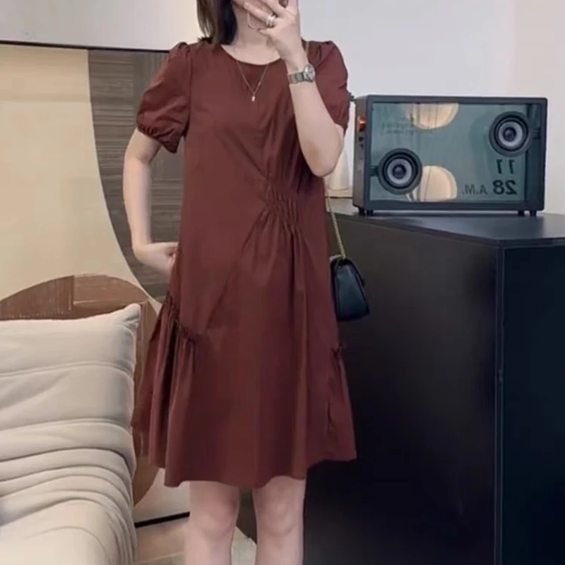 设计感褶皱纯色短袖连衣裙 2025夏季新款宽松气质显瘦中长裙 7080