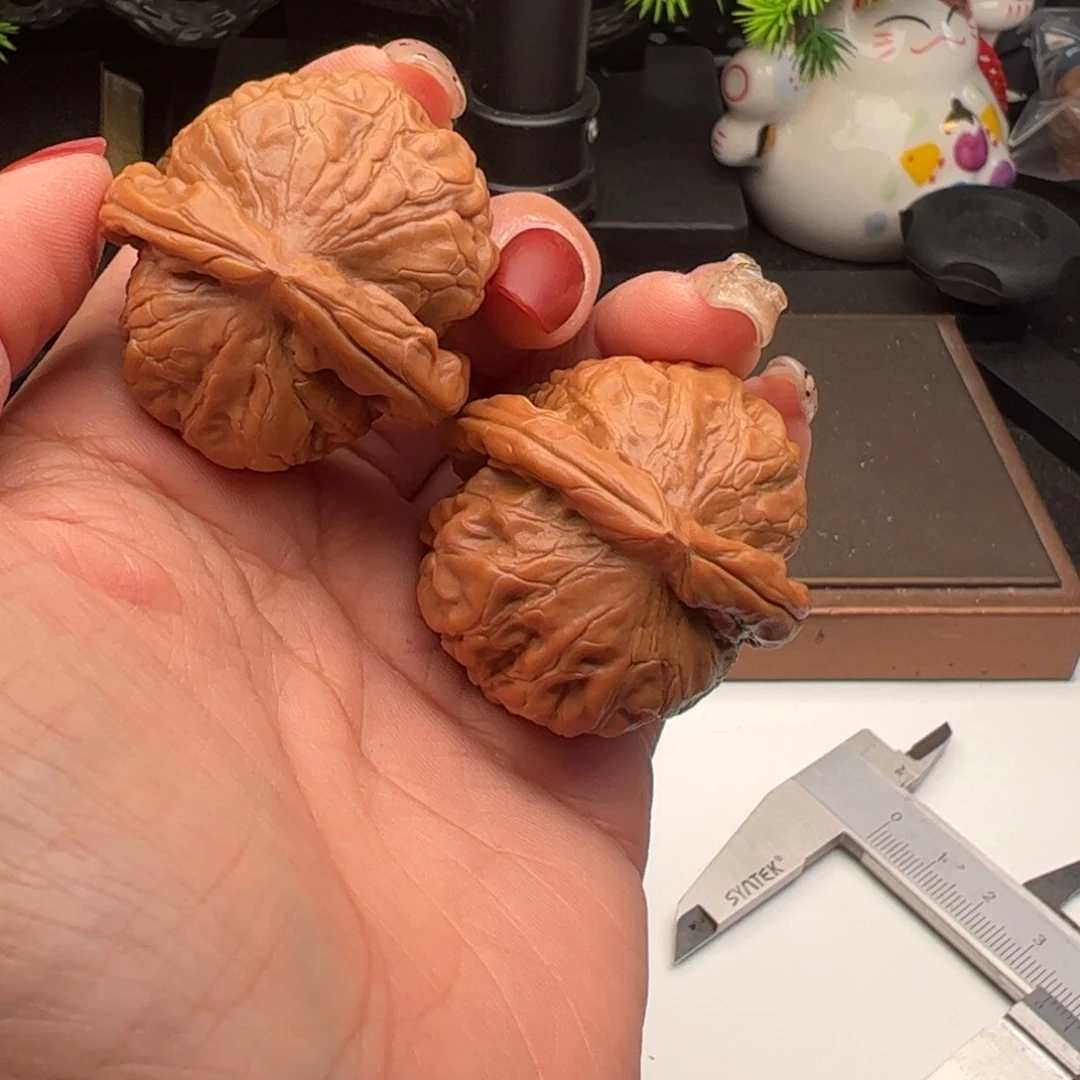 文玩核桃吊坠滢金字塔40