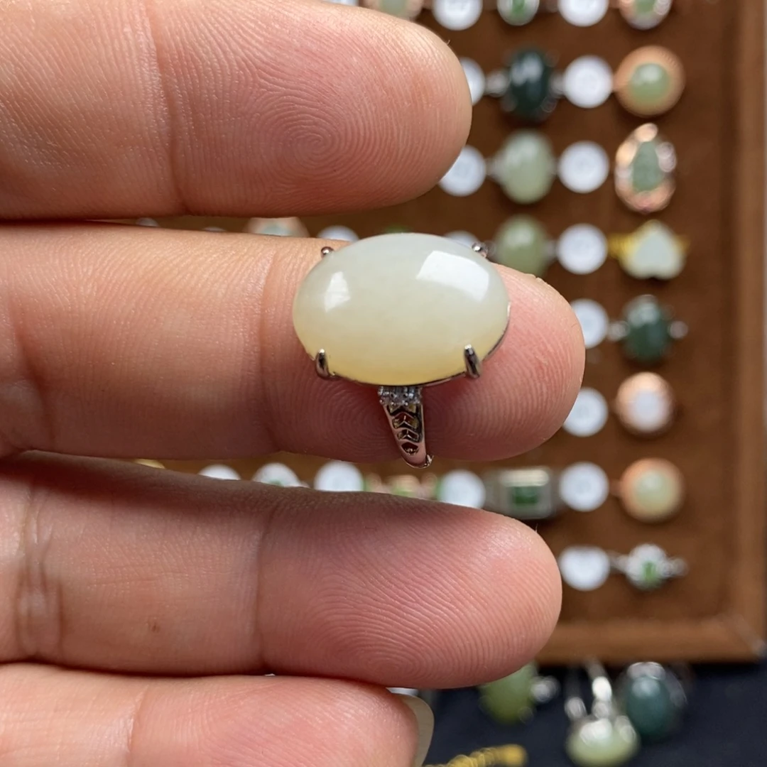 有***猫和田玉（白玉）戒指合金