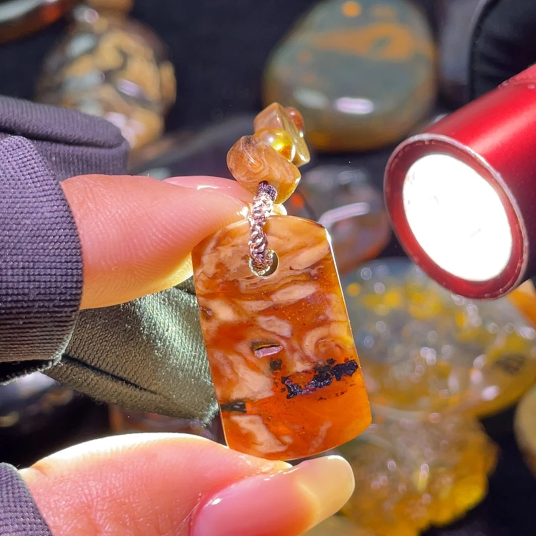 未镶嵌琥珀裸石？